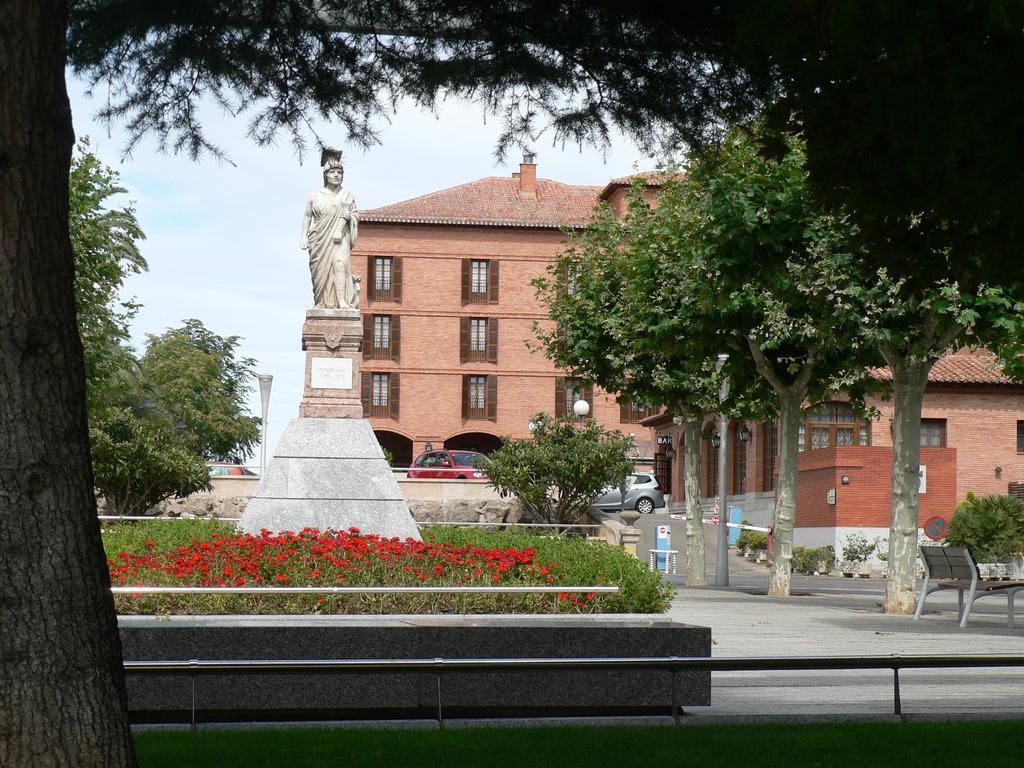 Parador De Calahorra Exterior foto