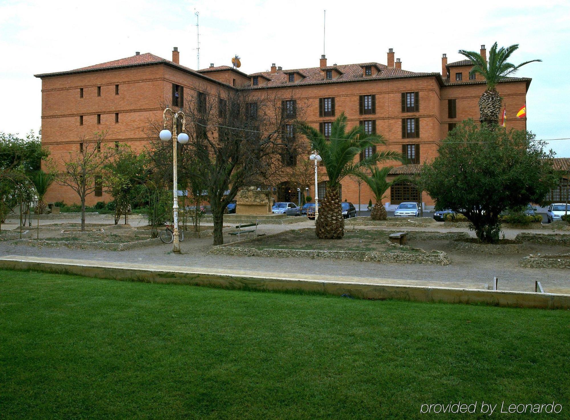Parador De Calahorra Exterior foto